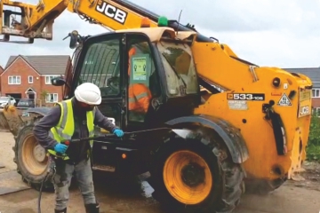 Heavy Duty Construction Vehicle & Machinery Washing