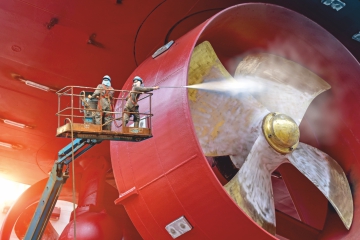 Ship Propeller & Hull Cleaning in Marine Maintenance Industries